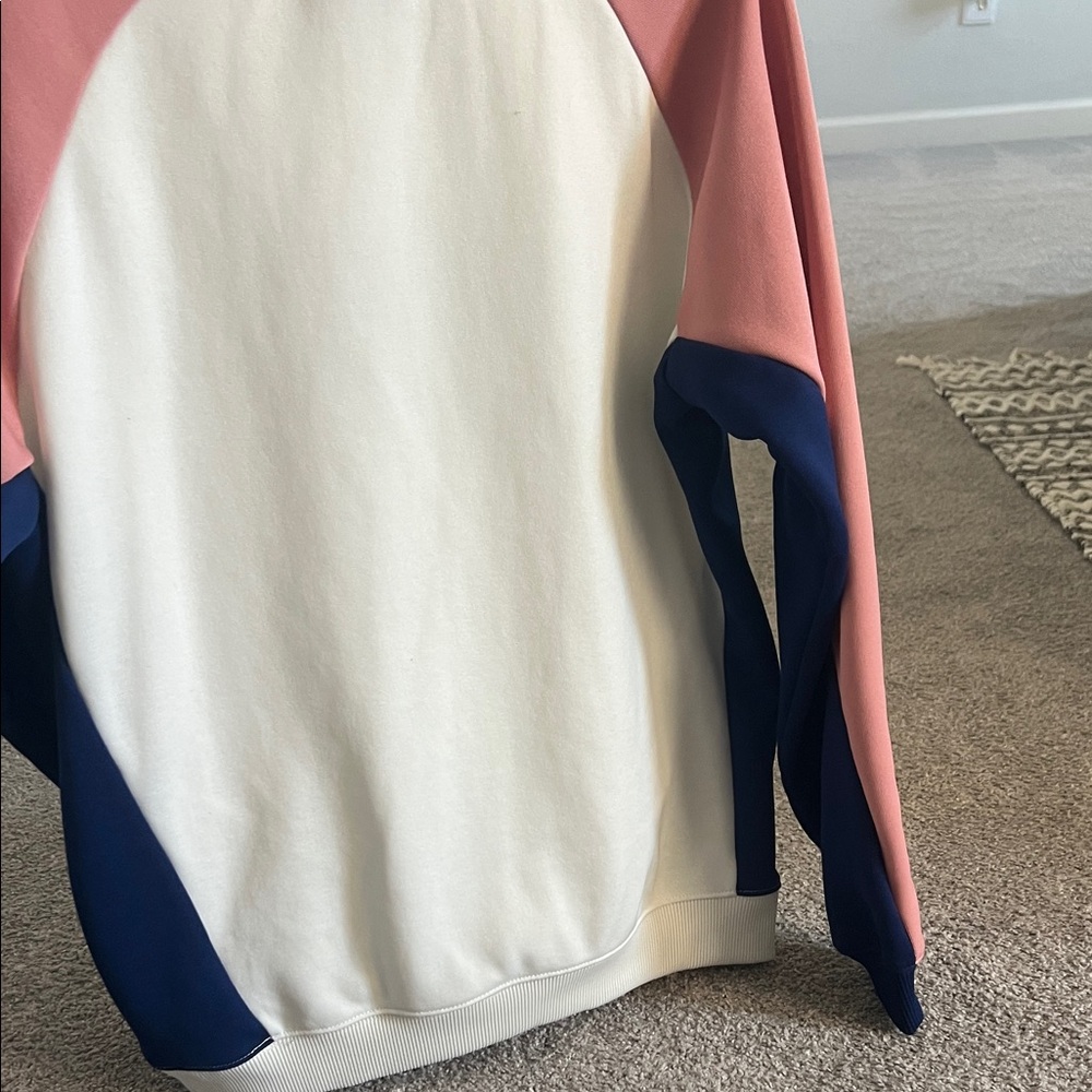 Nike Blue and Pink Raglan Sweatshirt bin 3 - Picture 8 of 9